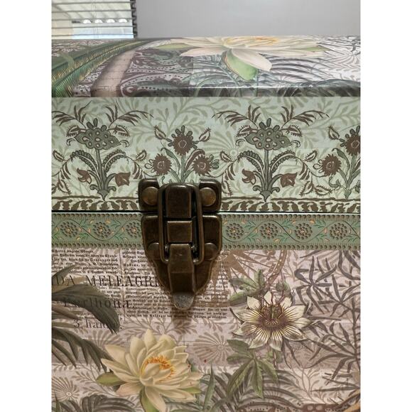 Punch Studio Keepsake Chest Box With Jungle Floral Fruit Design 14”X9”X9.5” - Picture 3 of 9